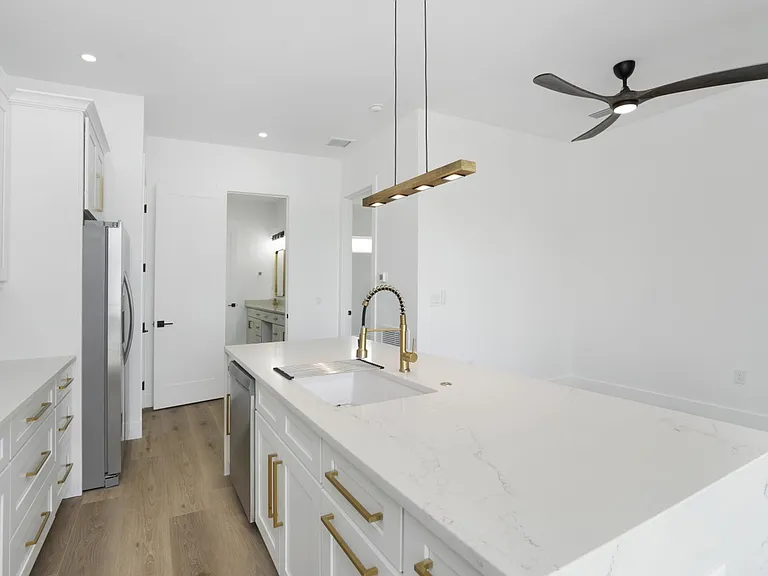 711 Tropical Dr — Photo 55