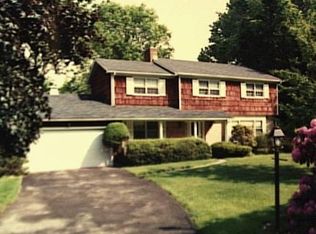 15 Sawmill Ridge Rd, Newtown, CT 06470