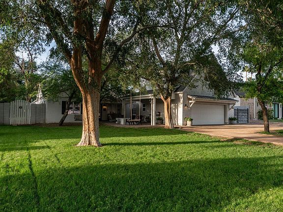 2nd image of 3244 E WELDON Avenue