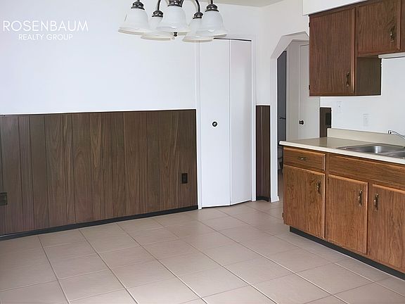 3rd image of 3029 N Indian Wells Dr