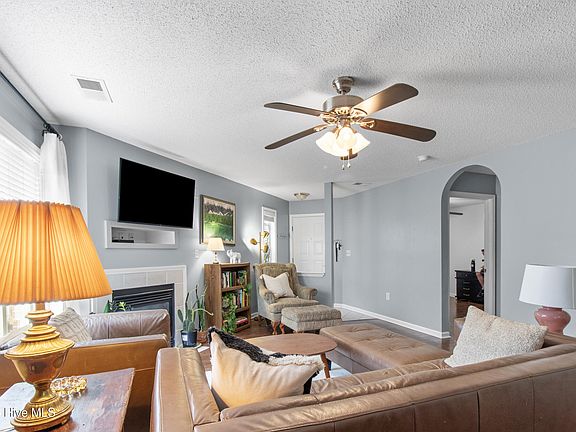 5th image of 4130 Breezewood Drive #102