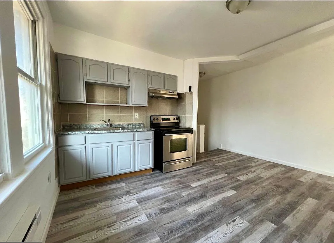 2 bed, $1,285 — Photo 2
