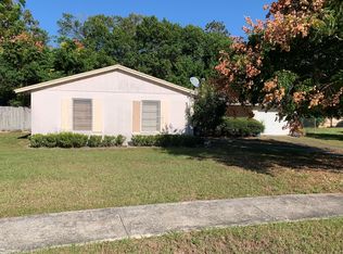 7223 Holiday Dr, Spring Hill, FL 34606