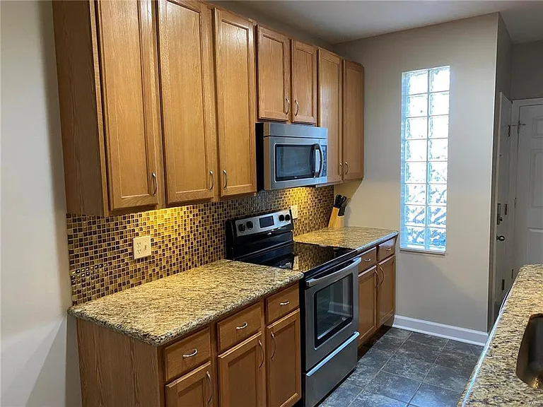 5375 Pershing Ave #1E — Photo 9