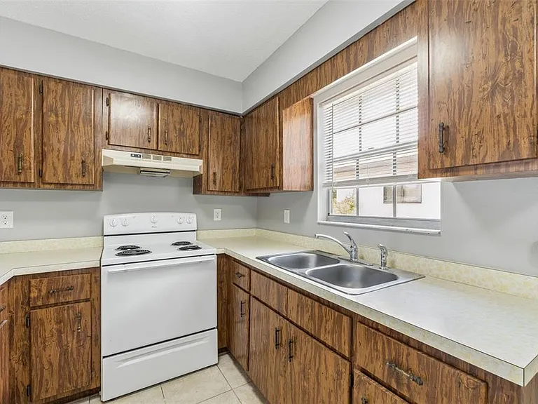 710 N Sinclair Ave — Photo 6