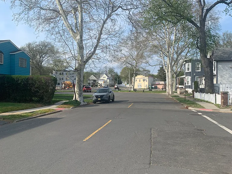 300 N Park St — Photo 3