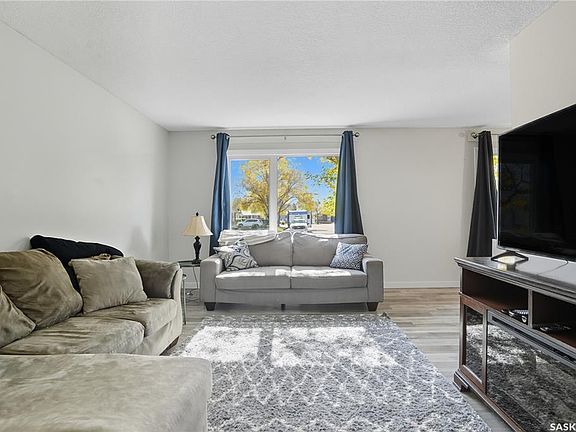 5th image of 127 Hastings Cres