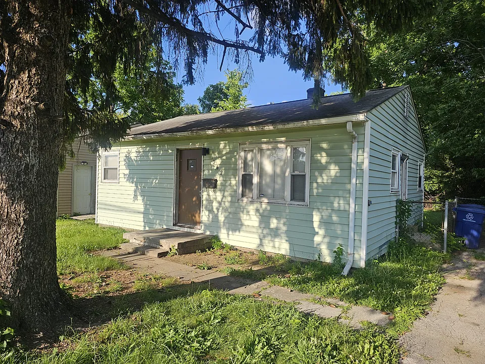 1062 Brentnell Ave