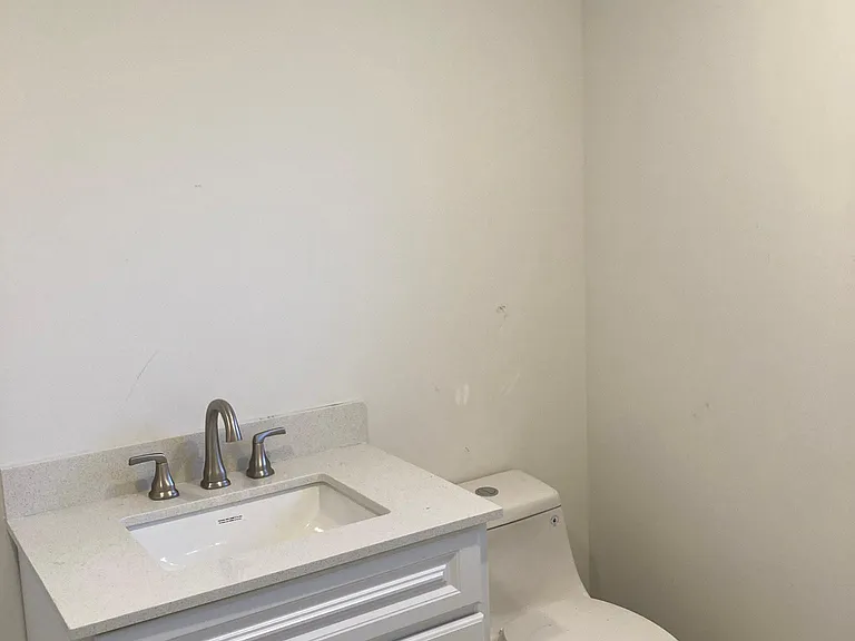 1327 N Fir St — Photo 13