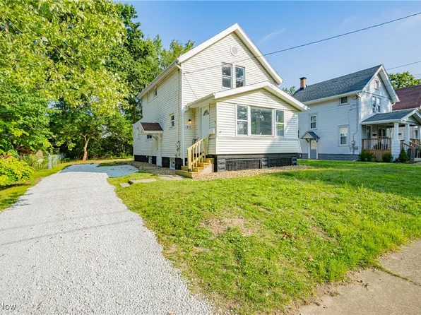 1942 High St, Cuyahoga Falls, OH 44221