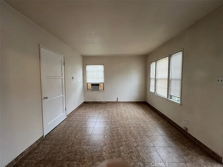 6718 Comet St — Photo 3