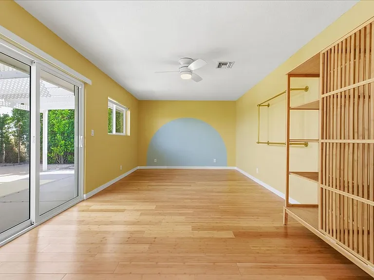 9750 Valencia Dr — Photo 6