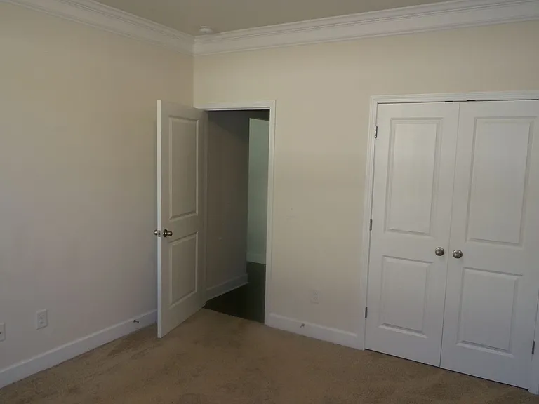 1419 Sawyer Ave — Photo 18