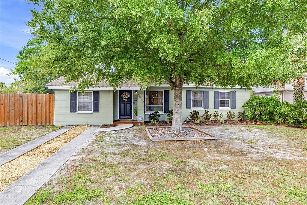 3 bed, 2.0 bath, 1158 sqft, $3,200 — Photo 1