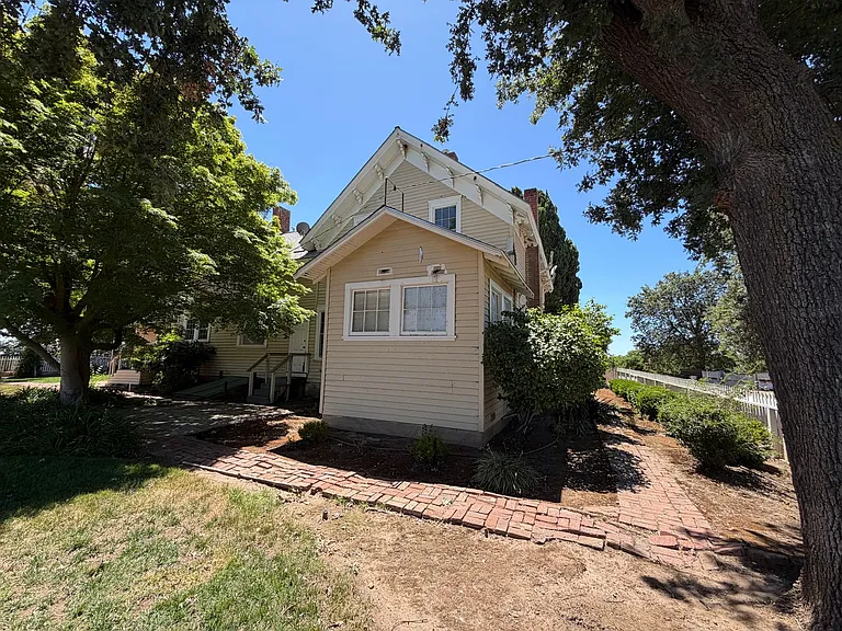 11221 E Eight Mile Rd — Photo 31