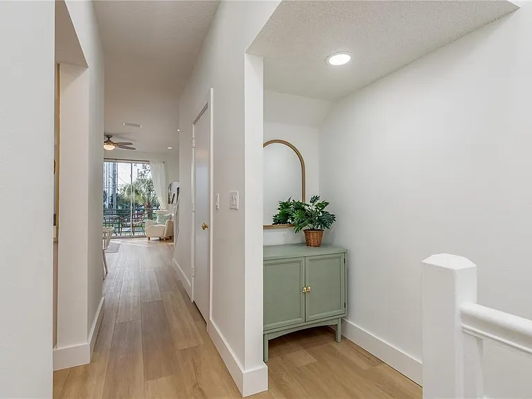 320 Island Way #209 — Photo 9