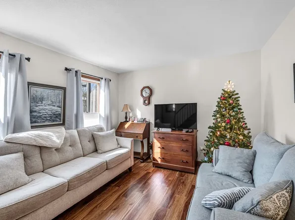 160 Hillside Rd APT 5, Westfield, MA 01085