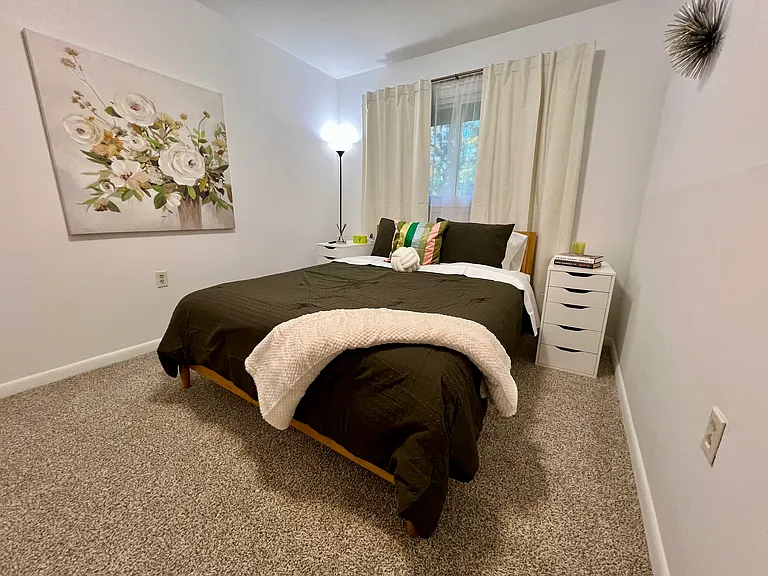 120 Mason Ave — Photo 4