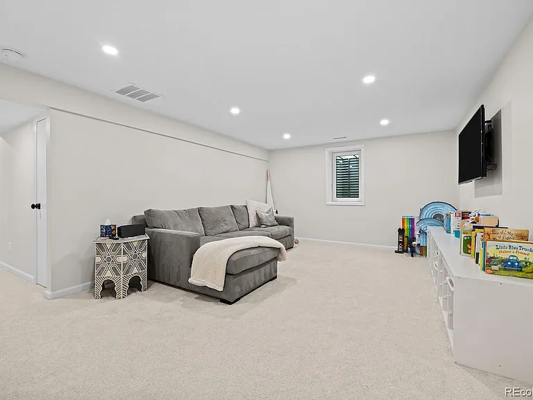 7030 S Magnolia Cir — Photo 28