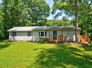 612 Hemlock Ln, Bluemont, VA