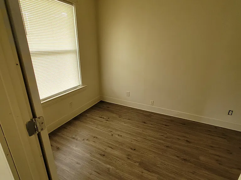 8001 Force Ave #UP — Photo 7