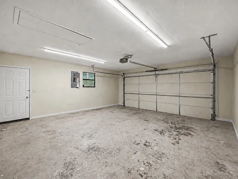 415 White Oak Cir — Photo 18