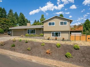 1160 SW 2nd St, Dundee, OR 97115