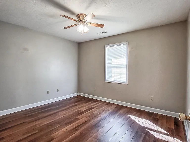 18901 Easter Ferry Rd — Photo 13