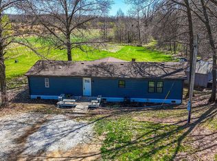 2500 W Blakemore Rd, Sturgeon, MO 65284