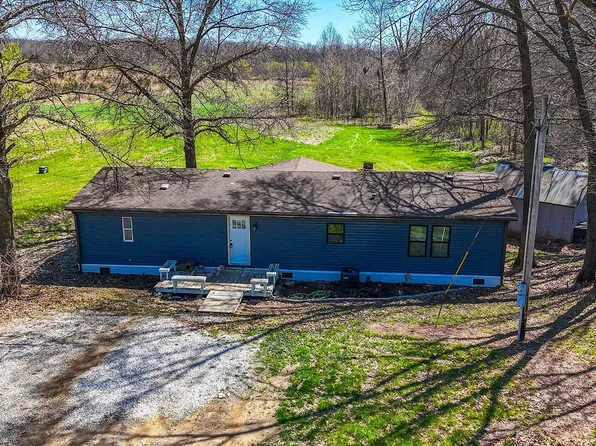 2500 W Blakemore Rd, Sturgeon, MO 65284