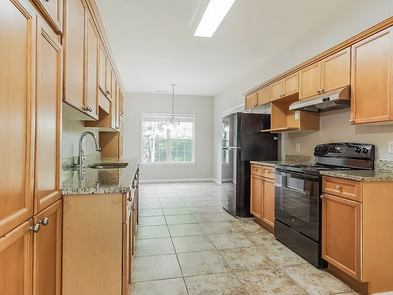 5741 Marchester Cir — Photo 6