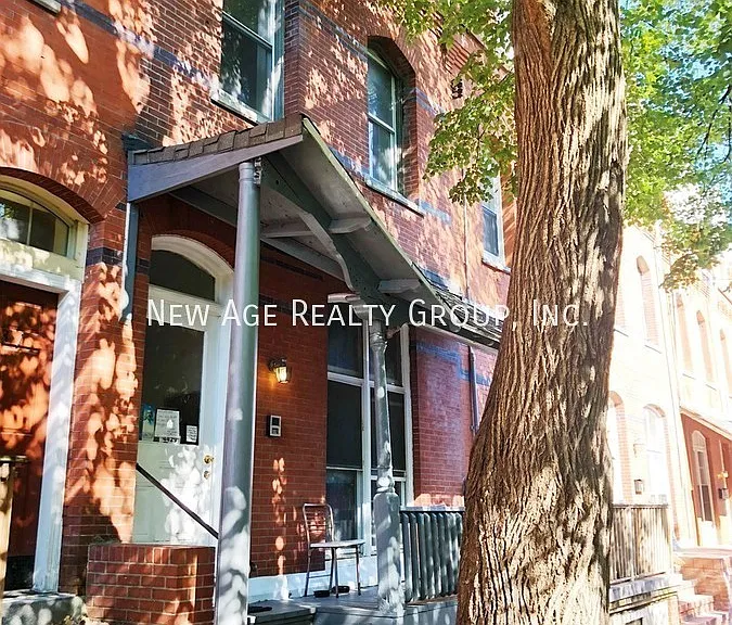 4429 Sansom St #3 — Photo 2