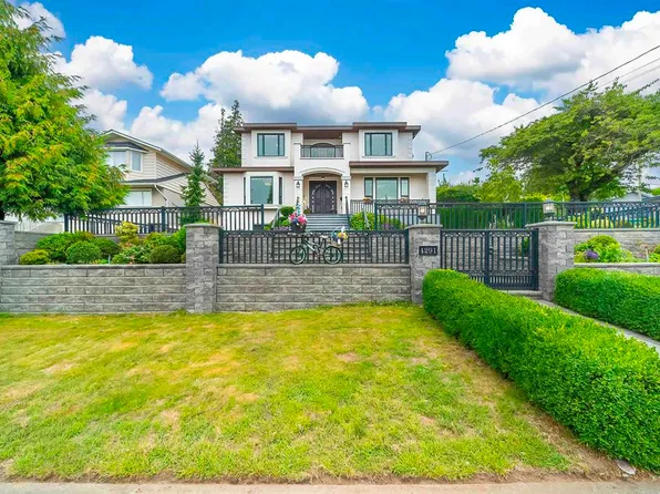 4219 Winnifred St #2, Burnaby, BC V5J 2S5