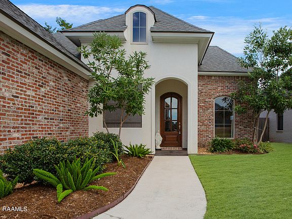 3rd image of 502 N Montauban Dr