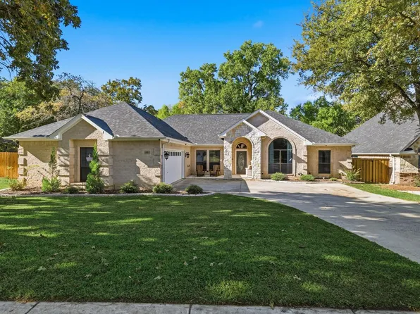 1805 Spinnaker Ln, Azle, TX 76020