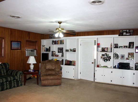 5th image of 1305 Woodlawn St