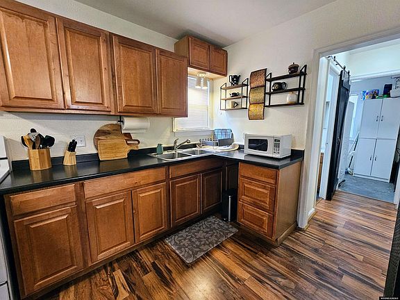 5th image of 1826 E B St