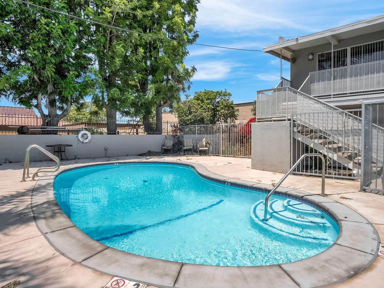 Oxnard Occidental Apartments — Photo 2