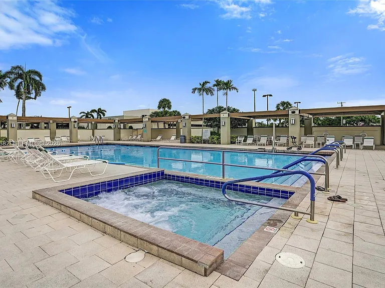 3001 Portofino Isle #K2 — Photo 39