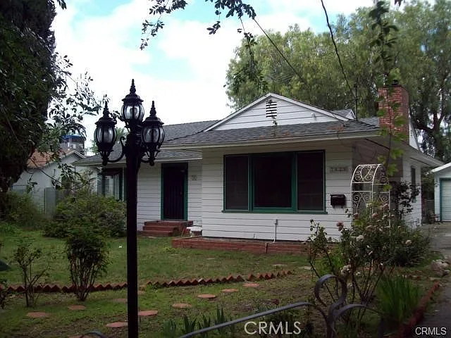 7429 Hesperia Ave — Photo 1