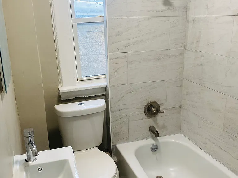 187 Spring St #1 — Photo 7