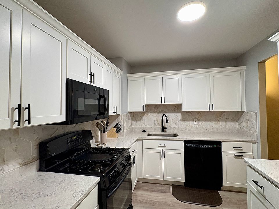 1st image of 1500 Worcester Rd APT 319