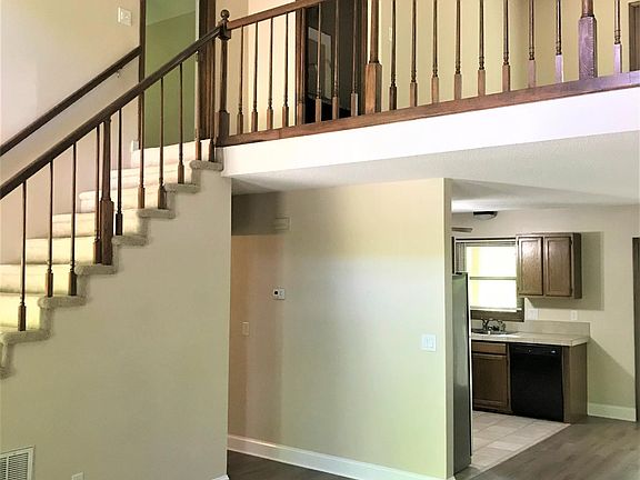 Living area with balcony - Bedroom 2 upstairs left