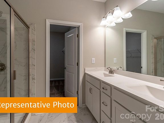 3rd image of 524 Lively Cres