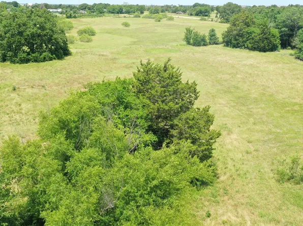 381 Paddock Dr #A, Mabank, TX 75156