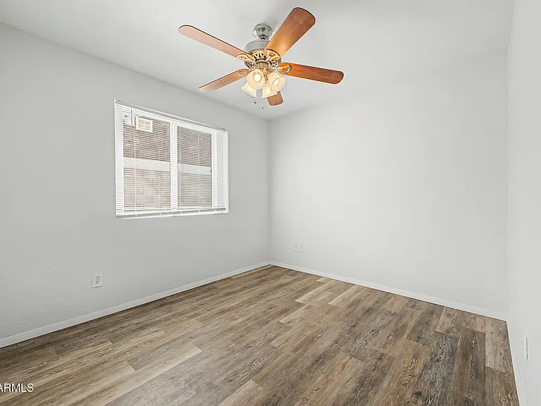 4047 W Sweetwater Ave — Photo 10