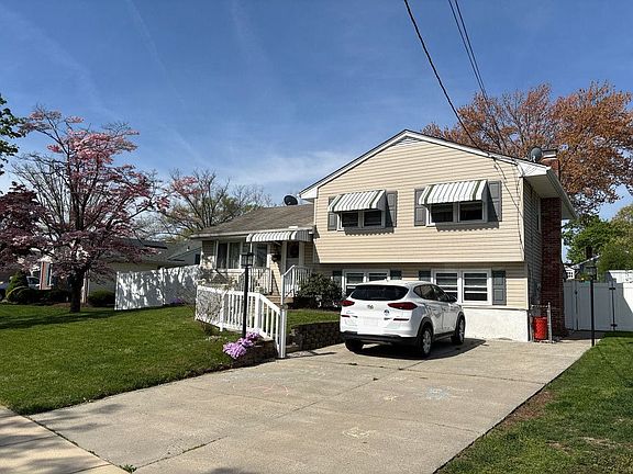 2nd image of 28 Evergreen Rd