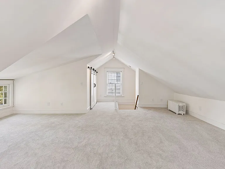 3329 Dupont Ave S — Photo 33