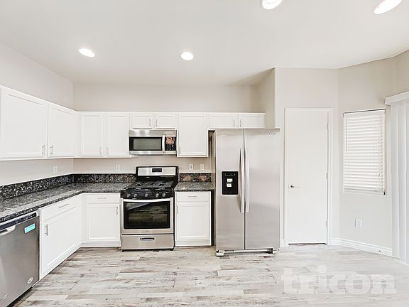 3rd image of 5944 Victory Point St