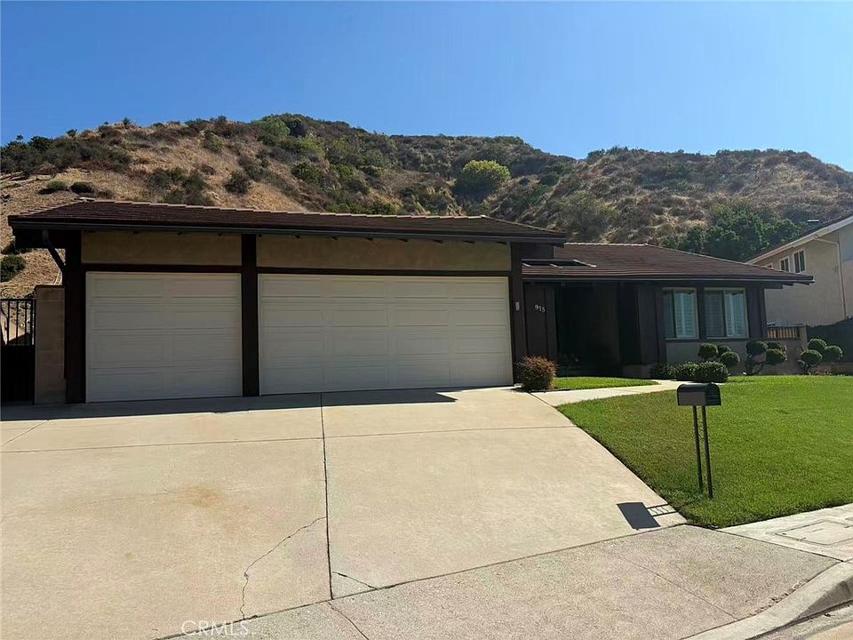 1st image of 915 Kilmary Ln